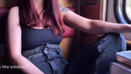 Частный секс в поезде (54 фото)