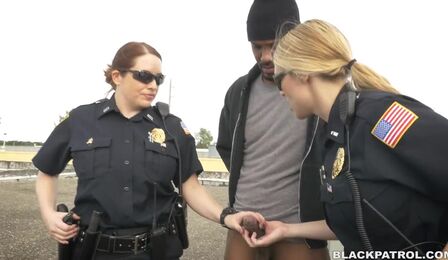 Преступник выебал полицейскую - Лучшее секс видео бесплатно